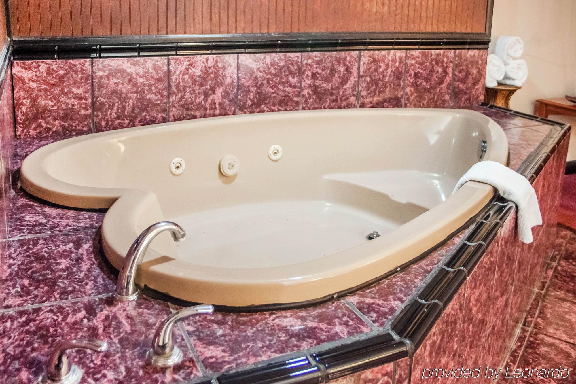 The Clarion Inn Элк-Сити Экстерьер фото